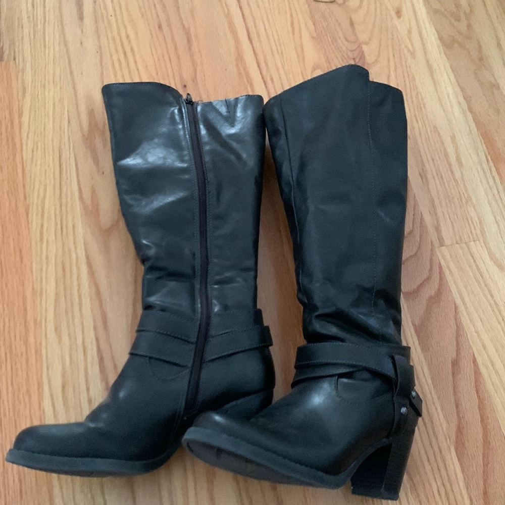 Black knee-high boots with heel